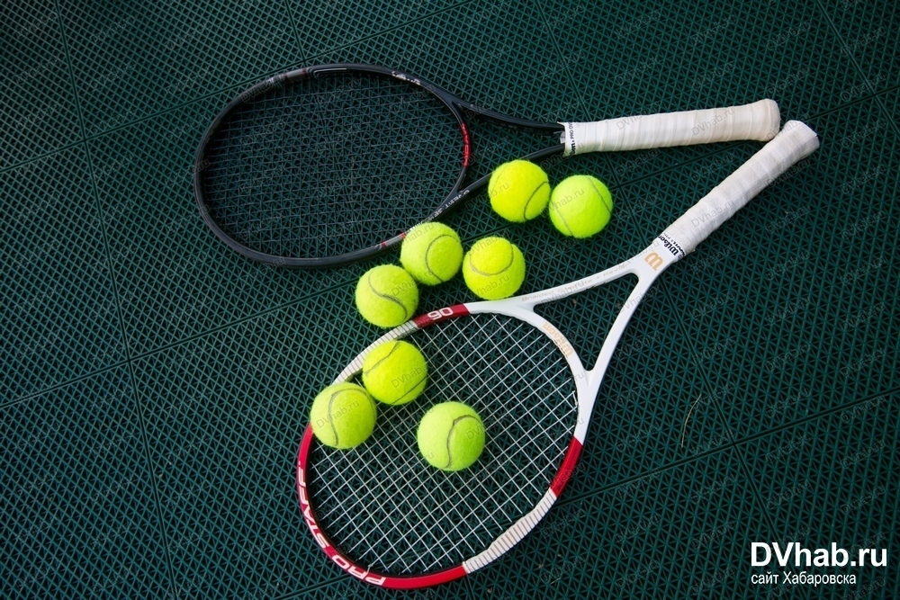 Теннисные конкурсы. Большой теннис. Большой теннис ракетка и мяч. Инвентарь для большого тенниса. Теннис корт ракетка.