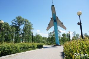 Памятник авиаторам Дальнего Востока - достопримечательности Хабаровска